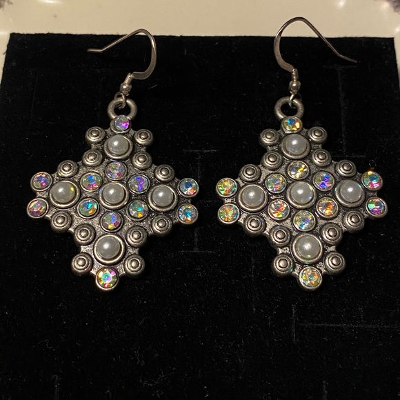 ๐ Tara Designs 925 sterling silver stamped hooks, silver tone cross earrings. - Picture 2 of 6